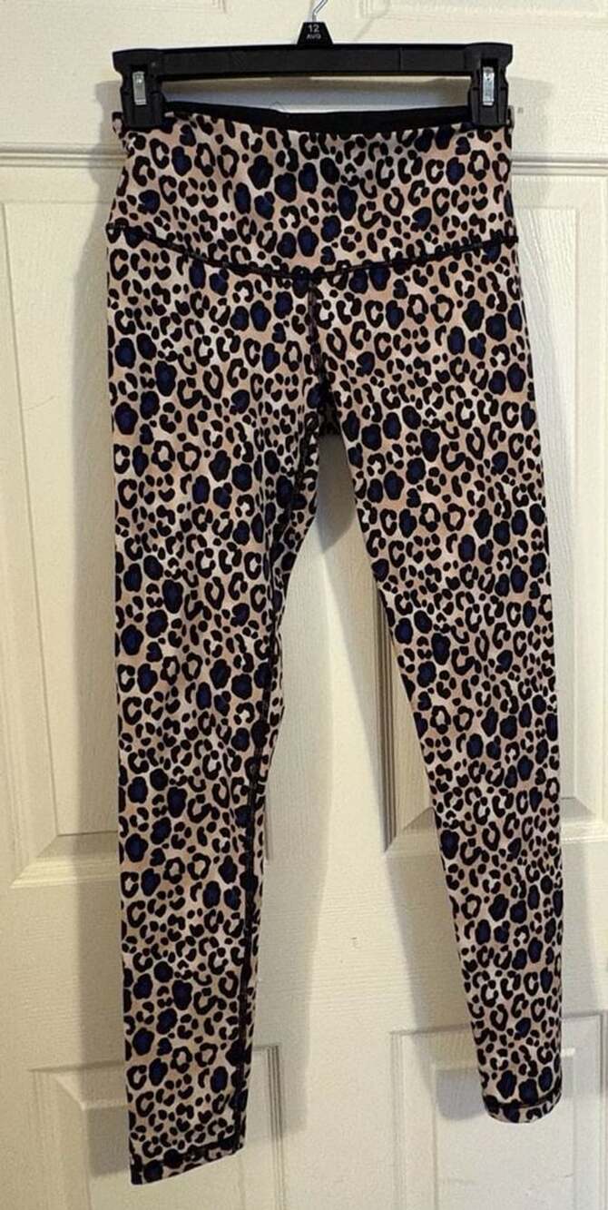 Victoria Sport Knockout Leopard Animal Print Workout Leggings